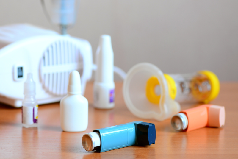 What is the Difference Between a Nebulizer vs. an Inhaler?